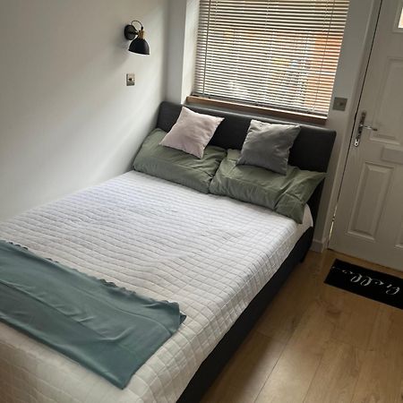 Apartamento Teddington Little Gem Londres Exterior foto