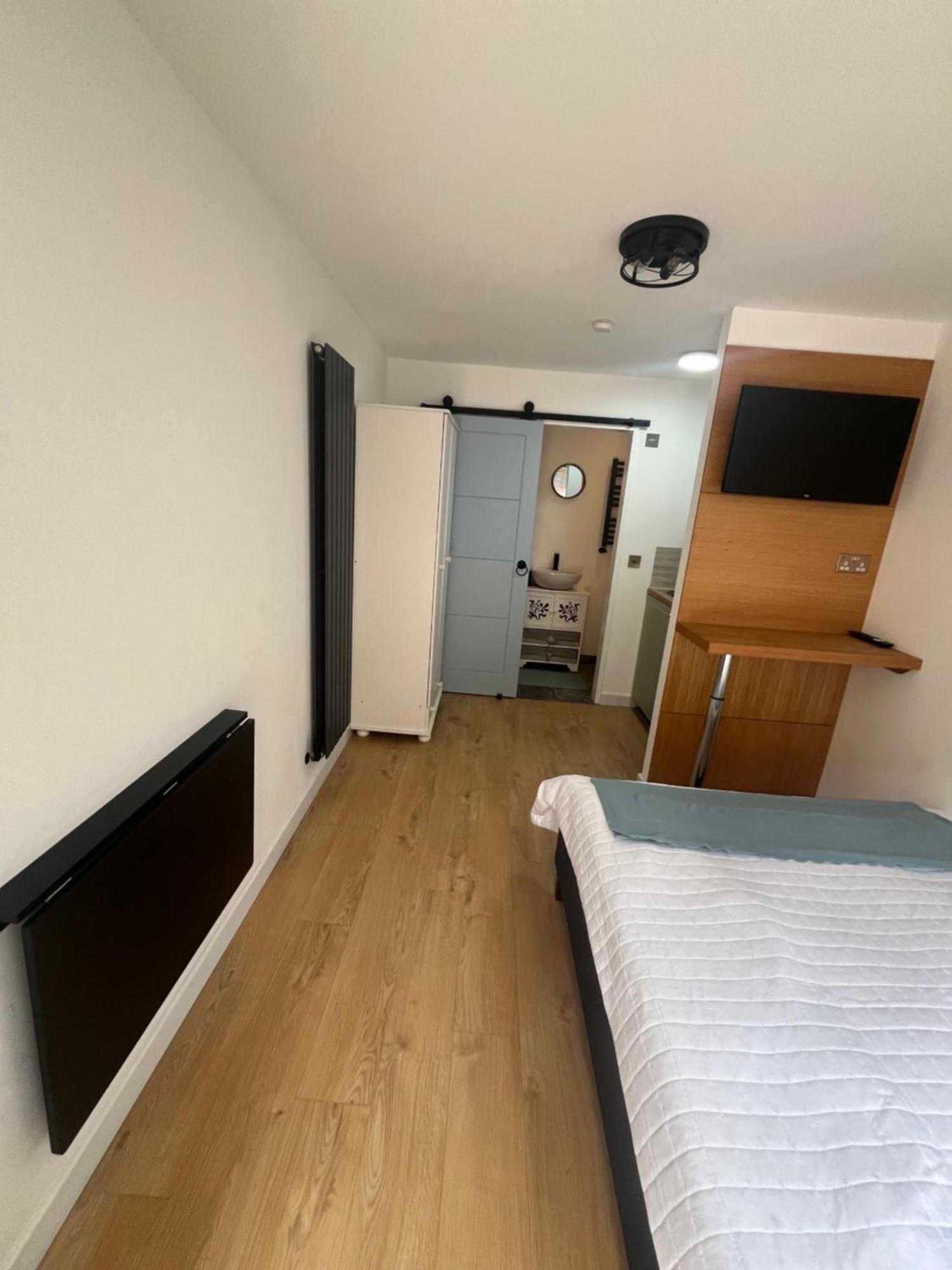 Apartamento Teddington Little Gem Londres Exterior foto