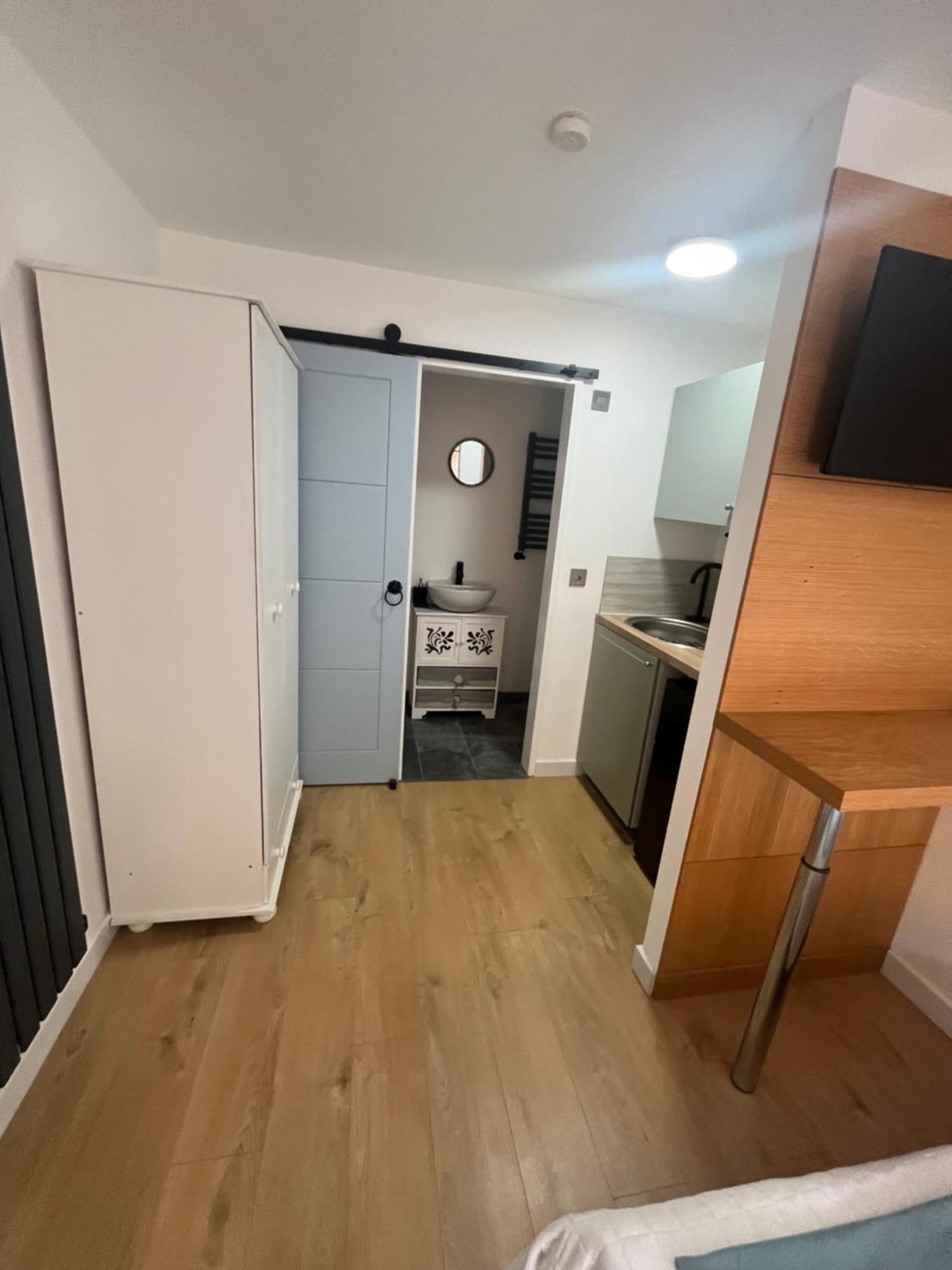 Apartamento Teddington Little Gem Londres Exterior foto
