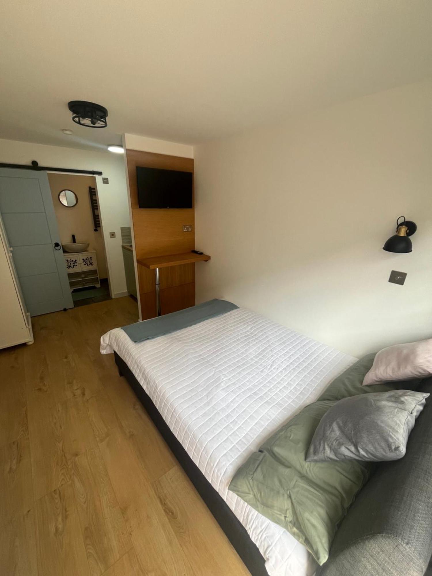 Apartamento Teddington Little Gem Londres Exterior foto